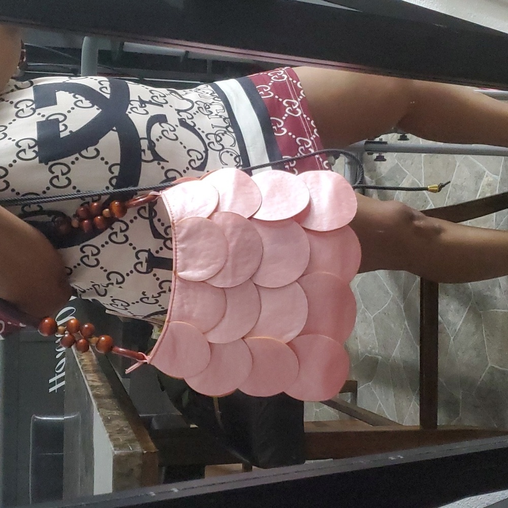 Vintage Scalloped Light Pink Purse